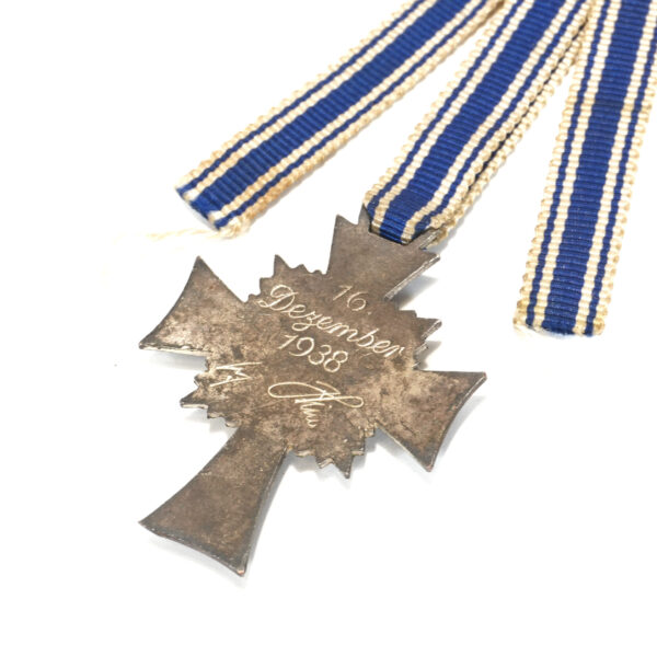 Mother’s Cross - Gold German WWII Der Deutschen Mutter