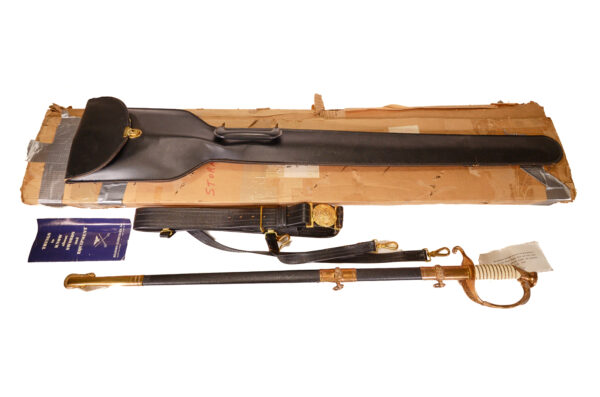 Original United States Navy Officers sword by Hilborn-Hamburger with travel case, box, and belt - Image 3