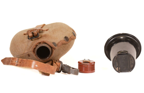 Authentic Late model WWII German M31 Canteen - Image 5