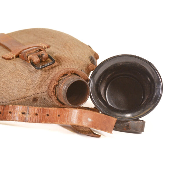 Authentic Late model WWII German M31 Canteen - Image 6