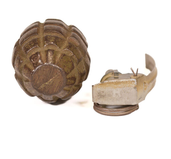 WWII MKII type 4 Fragmentation grenade INERT - Image 6