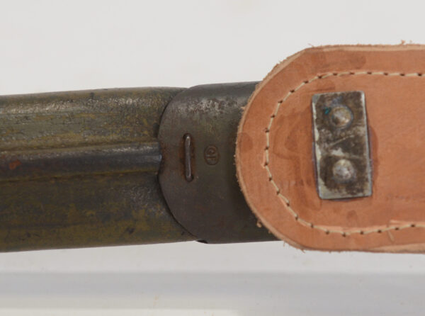 US 1917 rifle bayonet Remington manufactured - GF & MF marked leather sheath - Image 11