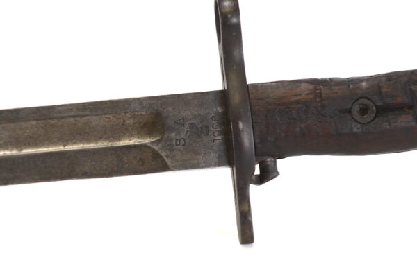 Original Pre-WWI US M1905 rifle bayonet S.A. Marked 1906 production with M3 bayonet scabbard - Image 7