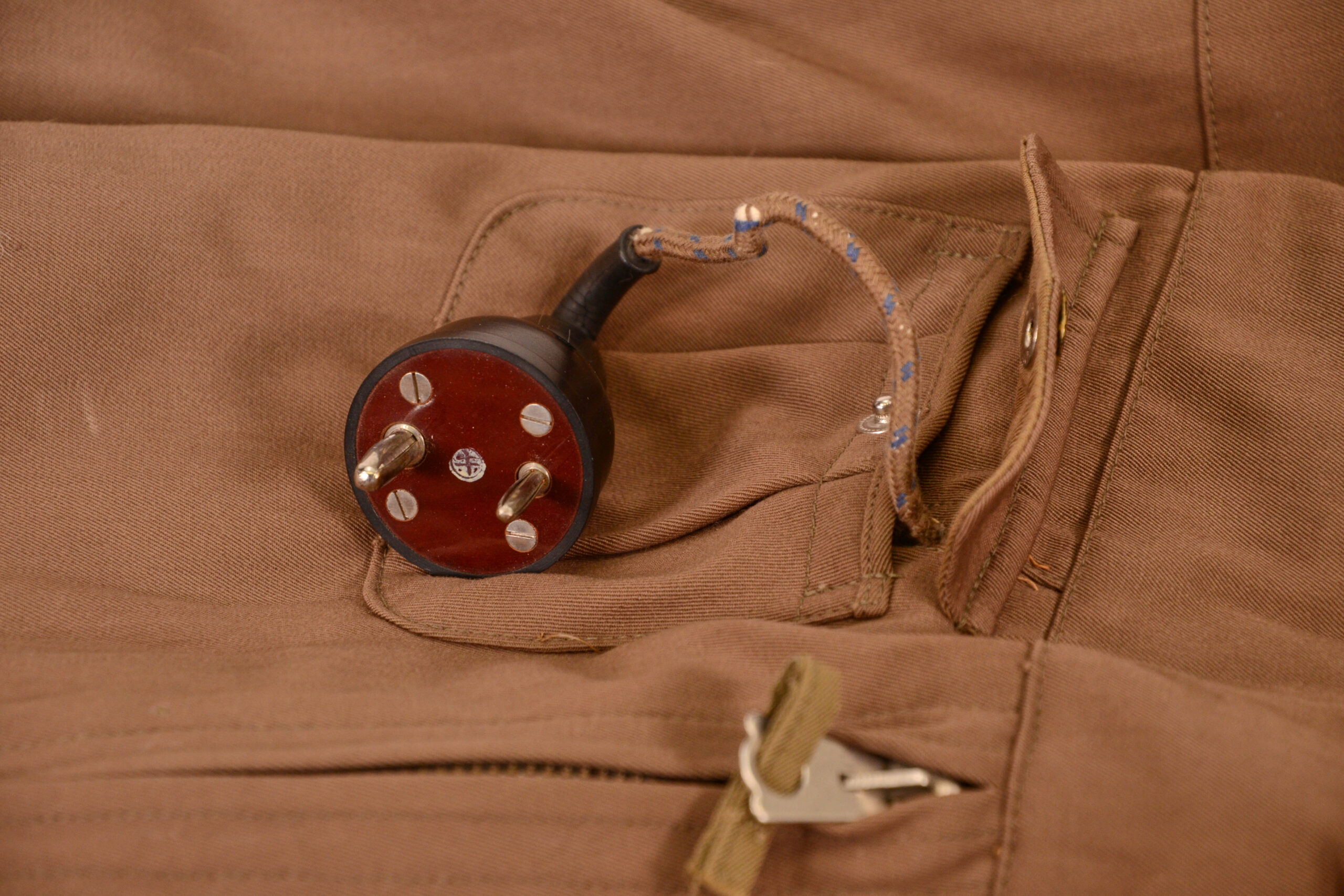 Extremely Rare Unissued WWII Japanese Winter Pilots Suit set - A-spec, Electrically Heated, post 42 Revisions - Image 25