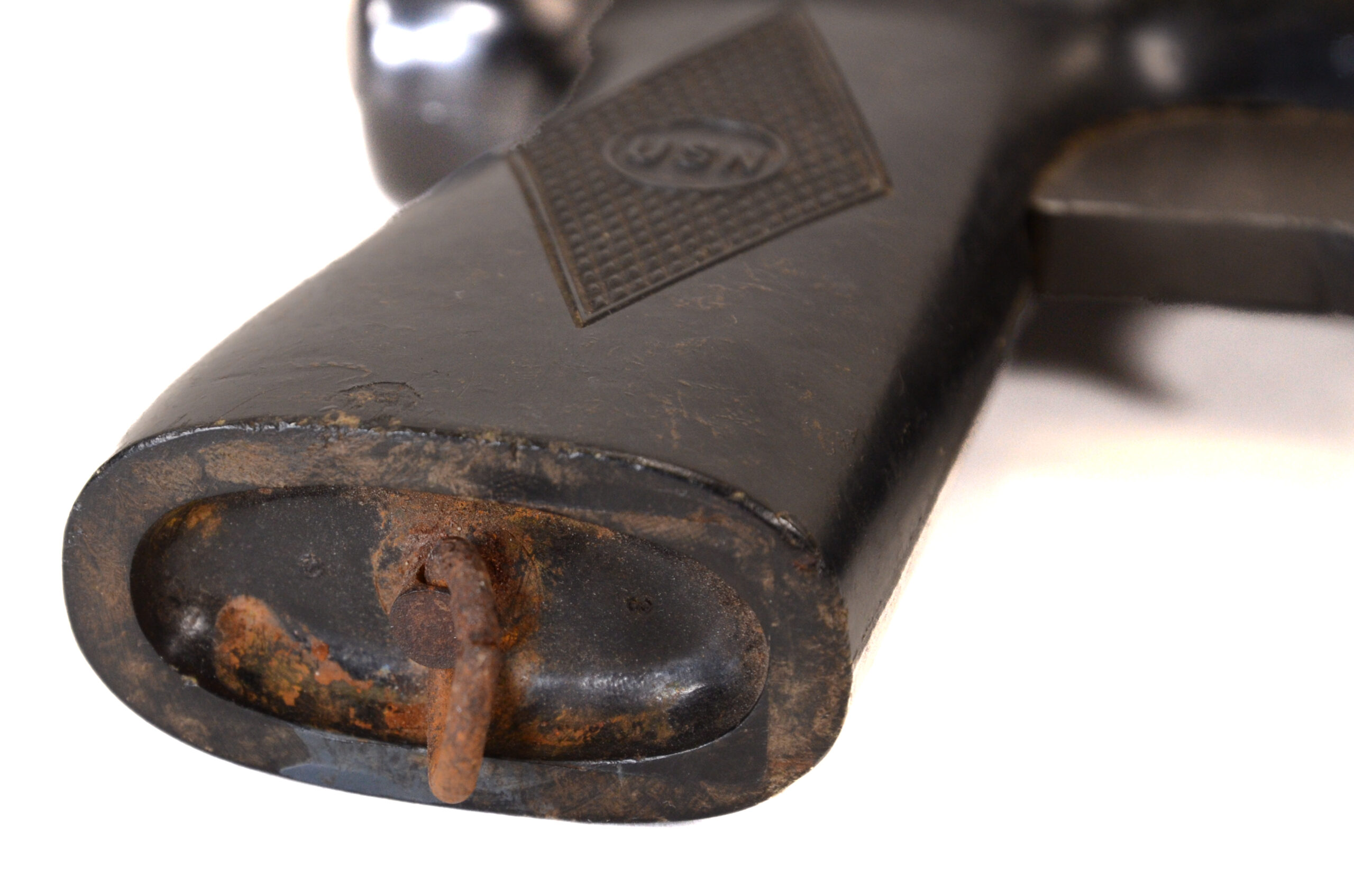 Original WWII signal pistol Mark 5 manufactured by R.F. Sedgley inc. 1942 with Belt, holster, and Flares - Image 6