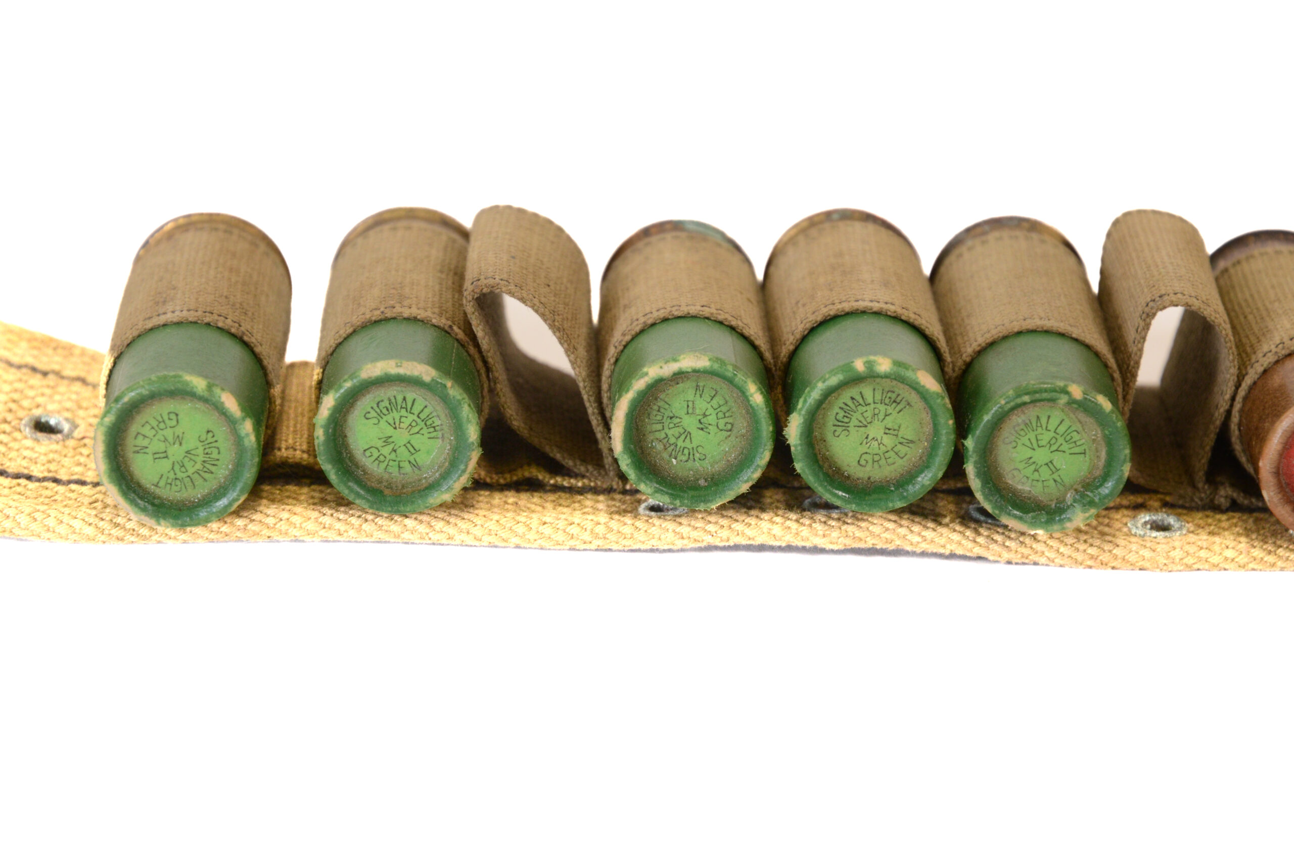 Original WWII signal pistol Mark 5 manufactured by R.F. Sedgley inc. 1942 with Belt, holster, and Flares - Image 17