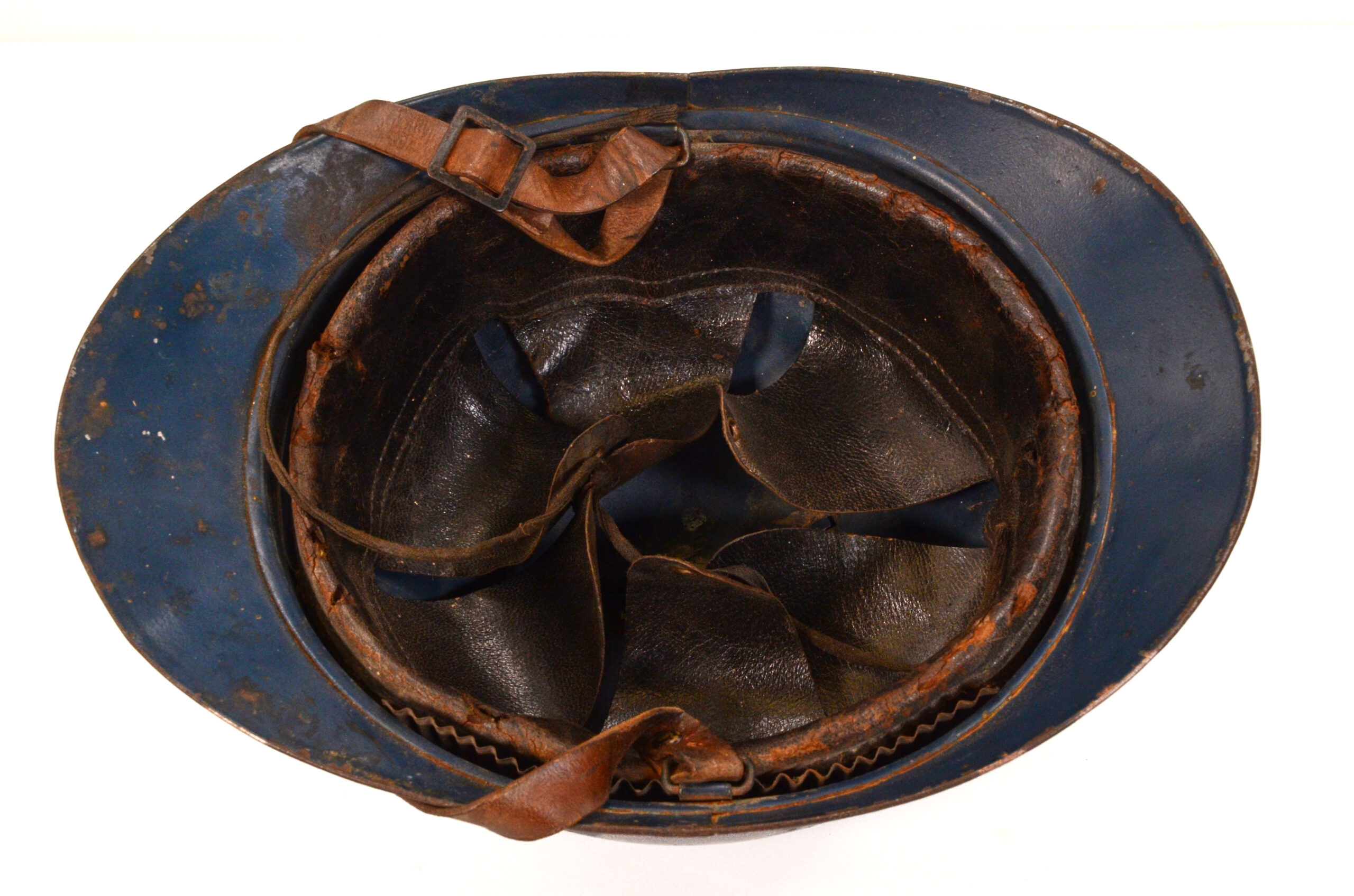 Rare WWI French Model 1915 “Adrian” Helmet – Late Midnight Blue Infantry Variant with RF Flaming Bomb Badge - Image 7