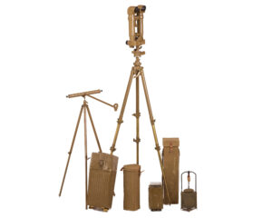 WWII Japanese field artillery ranging and spotting kit Type 93 battery commander telescope with tripod