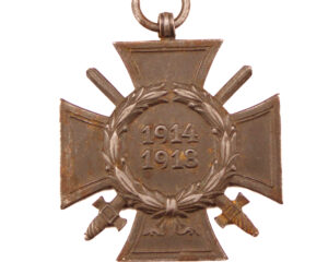 WWI Honor Cross 1914-1918 combatant medal with swords