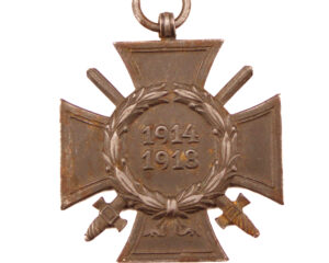 WWI Honor Cross 1914-1918 combatant medal with swords